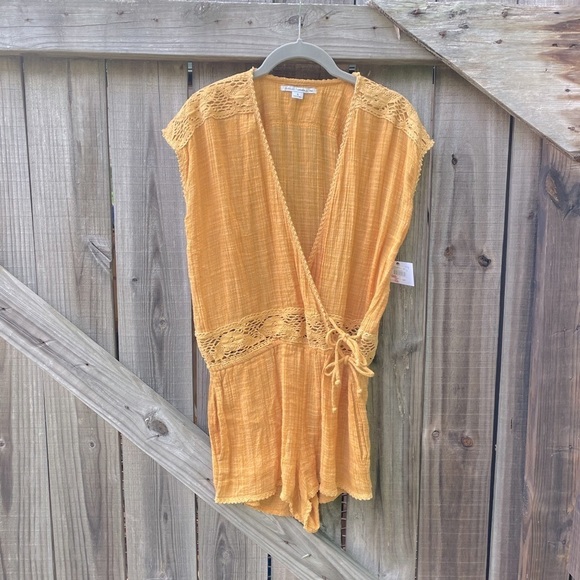 NWT Saltwater Solids by O’neill Mustard Lacey Crochet Knit Romper One Piece - Picture 3 of 11